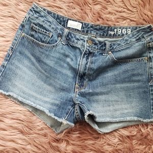 GAP 1969 Slim Cut-Offs